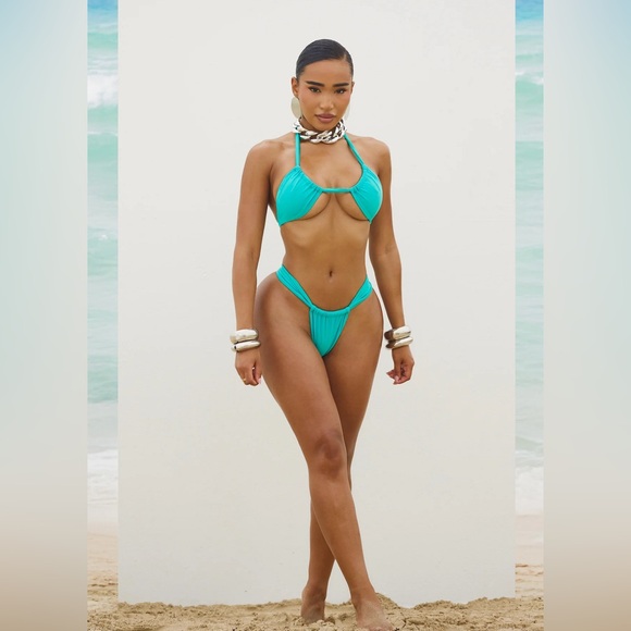 Matte Collection Set w/Cover Up - Picture 1 of 6